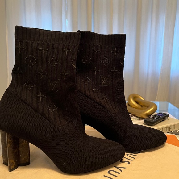Louis Vuitton Silhouette Ankle Boot - Picture 2 of 4
